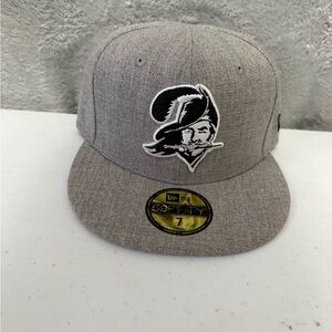 New Era 59FIFTY Tampa Bay Buccaneers Classic Logo Graphite Fitted Hat 7
